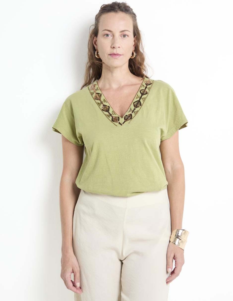 Playera manga corta cuello v mujer
