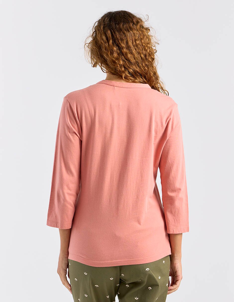 Playera manga 3/4 cuello v para mujer 6