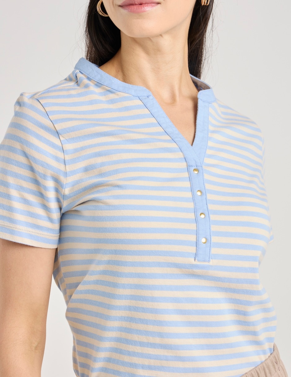 Playera manga corta La Mode cuello v para mujer