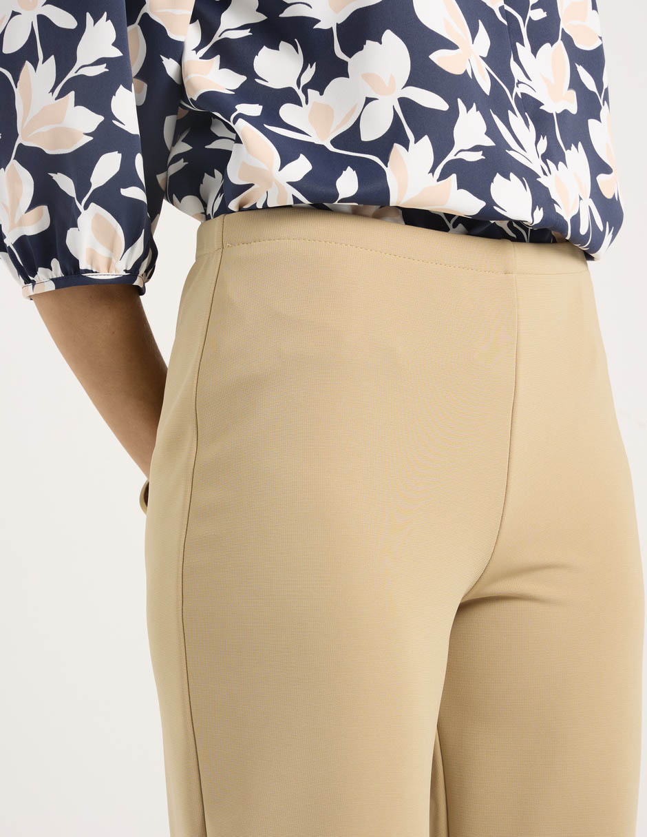 Pantalón slim para mujer 9